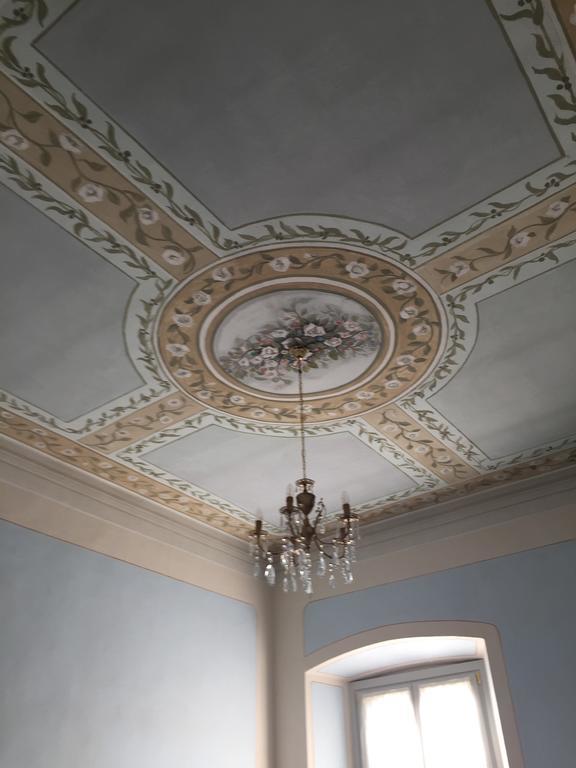 Palazzo Carasi Apartments เกรโมนา ภายนอก รูปภาพ