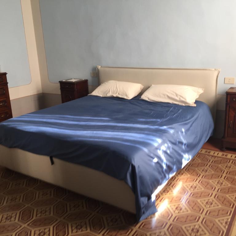 Palazzo Carasi Apartments เกรโมนา ภายนอก รูปภาพ