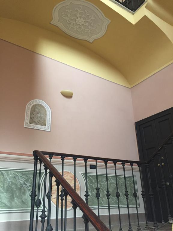 Palazzo Carasi Apartments เกรโมนา ภายนอก รูปภาพ