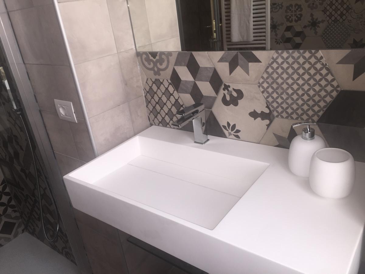 Palazzo Carasi Apartments เกรโมนา ภายนอก รูปภาพ