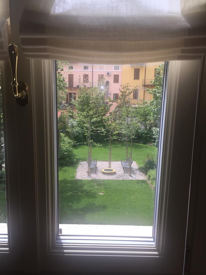Palazzo Carasi Apartments เกรโมนา ภายนอก รูปภาพ